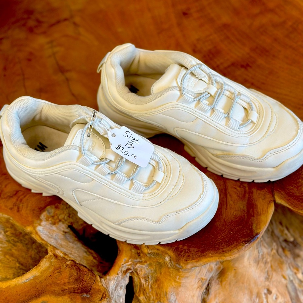 Little girls size 13 white H&M sneakers